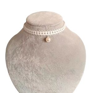White lace pearl-shape bead choker necklace